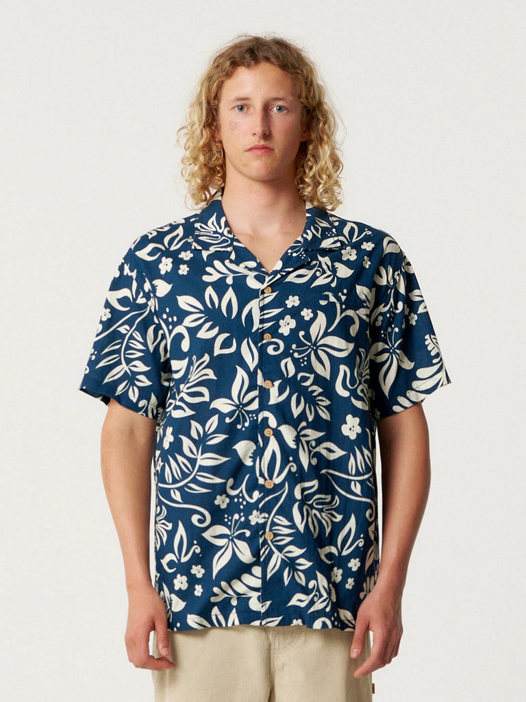 Sundaze Resort Shirt - Blue / Critical Slide